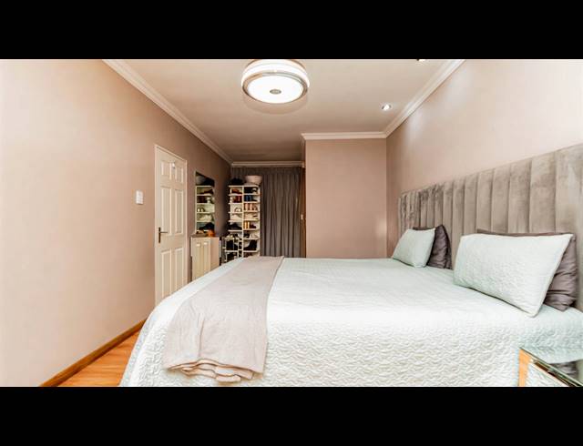 3 BEDROOM TOWNHOUSE FOR SALE IN ELANDSHAVEN